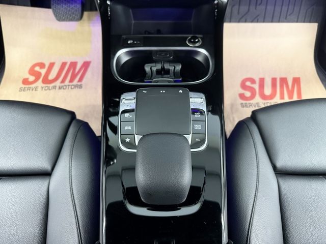一手認證車，原鈑件保證，僅實跑3萬多公里! 1.3的省稅小排氣帶給您大馬力~內外如新，氣氛漂亮，實車在店，歡迎賞車  第11張相片