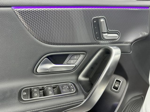一手認證車，原鈑件保證，僅實跑3萬多公里! 1.3的省稅小排氣帶給您大馬力~內外如新，氣氛漂亮，實車在店，歡迎賞車  第20張相片
