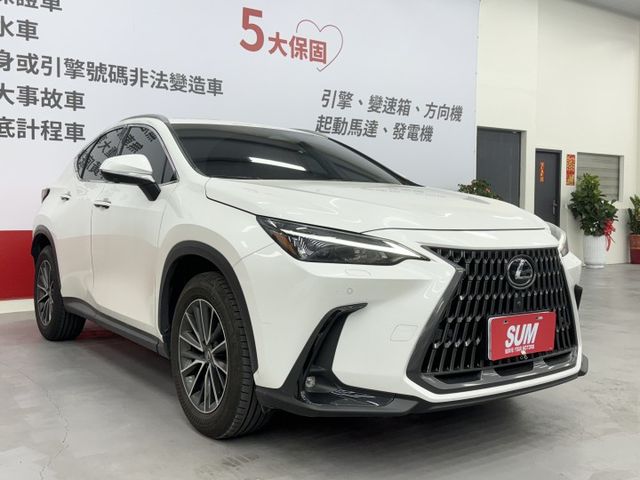 一手認證漂亮車!僅實跑4萬公里，市場稀少的油電版本，升級電尾門、360環景，內外如新、氣氛漂亮，實車在店，歡迎賞車  第3張相片