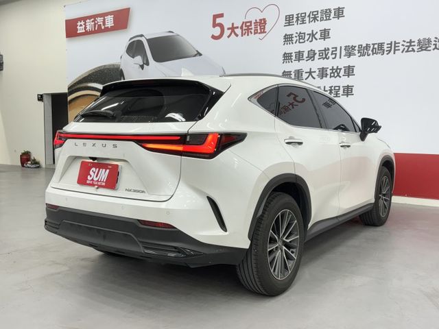 一手認證漂亮車!僅實跑4萬公里，市場稀少的油電版本，升級電尾門、360環景，內外如新、氣氛漂亮，實車在店，歡迎賞車  第4張相片