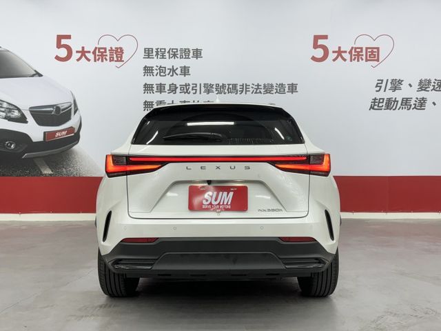 一手認證漂亮車!僅實跑4萬公里，市場稀少的油電版本，升級電尾門、360環景，內外如新、氣氛漂亮，實車在店，歡迎賞車  第5張相片