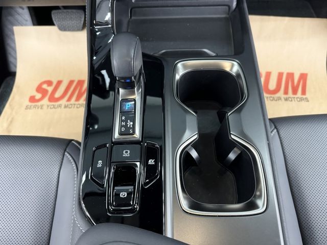 一手認證漂亮車!僅實跑4萬公里，市場稀少的油電版本，升級電尾門、360環景，內外如新、氣氛漂亮，實車在店，歡迎賞車  第11張相片