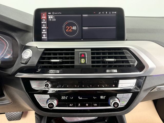 一手認證漂亮車，白金領航版，有5AU、HK音響、HUD，可以增額貸可以全額貸，實車在店，歡迎賞車  第12張相片