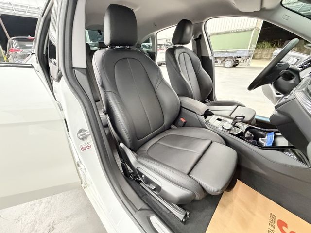 認證一手女用漂亮車，原鈑件保證，僅實跑6萬公里，全原廠保養，車況無待修，內外如新，質感滿分的轎跑，歡迎賞車  第8張相片