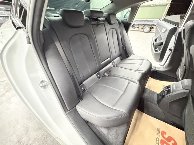 認證一手女用漂亮車，原鈑件保證，僅實跑6萬公里，全原廠保養，車況無待修，內外如新，質感滿分的轎跑，歡迎賞車  第16張相片