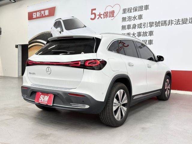 一手認證漂亮車，原鈑件保證，電世代的純電休旅，科技兼具環保，僅實跑3萬多公里，全原廠保養，內外如新，可以全額貸，歡迎賞車  第4張相片