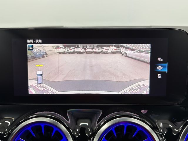 一手認證漂亮車，原鈑件保證，電世代的純電休旅，科技兼具環保，僅實跑3萬多公里，全原廠保養，內外如新，可以全額貸，歡迎賞車  第14張相片