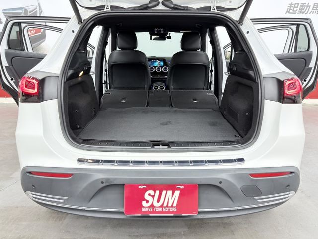 一手認證漂亮車，原鈑件保證，電世代的純電休旅，科技兼具環保，僅實跑3萬多公里，全原廠保養，內外如新，可以全額貸，歡迎賞車  第18張相片