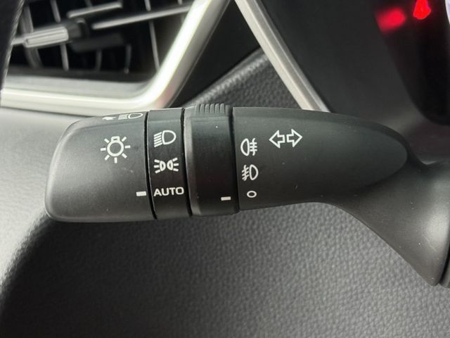 一手認證漂亮車，原鈑件保證，只有實跑7萬公里全原廠保養，車況無待修，可以全額貸，歡迎賞車  第18張相片