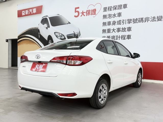 一手認證漂亮車，原鈑件保證，里程數只跑9千多公里，整車內外如新，超優質代步車，可以全額貸款，歡迎賞車  第4張相片