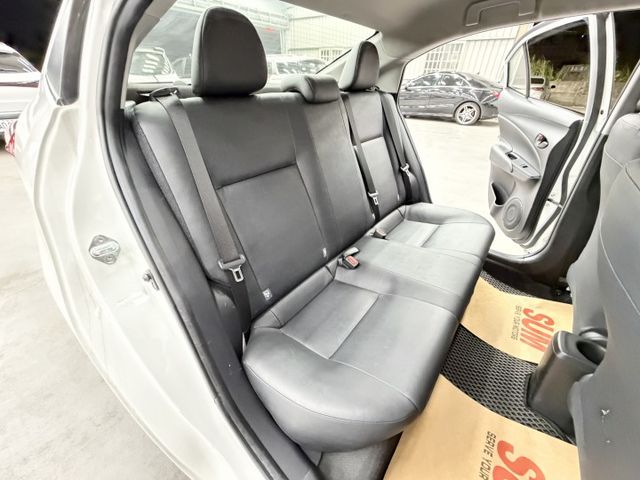 一手認證漂亮車，原鈑件保證，里程數只跑9千多公里，整車內外如新，超優質代步車，可以全額貸款，歡迎賞車  第13張相片