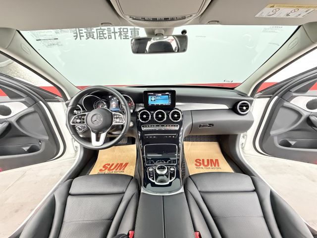小改款後C200，一手認證漂亮車，原鈑件保證，里程保證只有實跑4萬多公里，內外如新，可以全額貸款，歡迎賞車  第9張相片