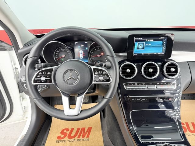 小改款後C200，一手認證漂亮車，原鈑件保證，里程保證只有實跑4萬多公里，內外如新，可以全額貸款，歡迎賞車  第10張相片