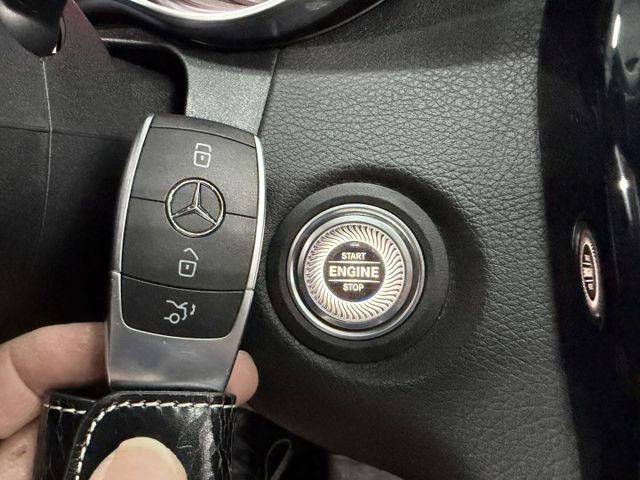 小改款後C200，一手認證漂亮車，原鈑件保證，里程保證只有實跑4萬多公里，內外如新，可以全額貸款，歡迎賞車  第20張相片