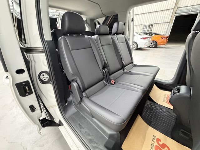 一手認證漂亮車，原鈑件保證，TDi  LIFE版本，ACC、車道維持、CAR PLAY，優質7人座配備滿滿，歡迎賞車  第17張相片