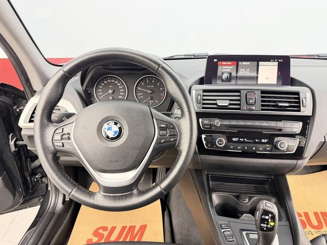 認證漂亮車，德系優質小車，小改款118 ，有雙電動椅、無線CAR  PLAY、HK音響，環保材質已更換內外漂亮，歡迎賞車  第10張相片