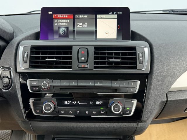 認證漂亮車，德系優質小車，小改款118 ，有雙電動椅、無線CAR  PLAY、HK音響，環保材質已更換內外漂亮，歡迎賞車  第11張相片