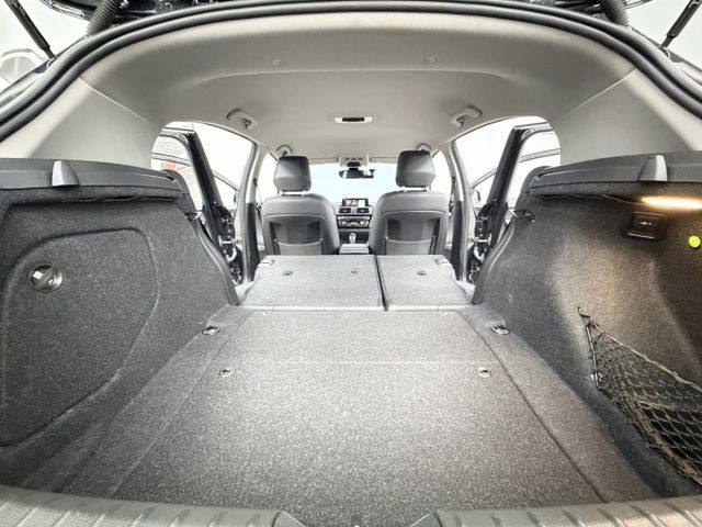 認證漂亮車，德系優質小車，小改款118 ，有雙電動椅、無線CAR  PLAY、HK音響，環保材質已更換內外漂亮，歡迎賞車  第20張相片