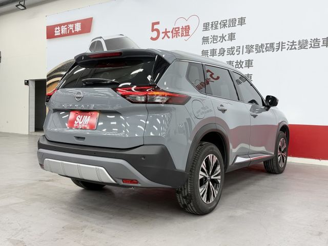 一手認證漂亮車，原鈑件保證，頂級旗艦版配備滿滿，實跑3萬多公里原廠保養，4條輪胎剛換，可以全貸歡迎賞車  第4張相片