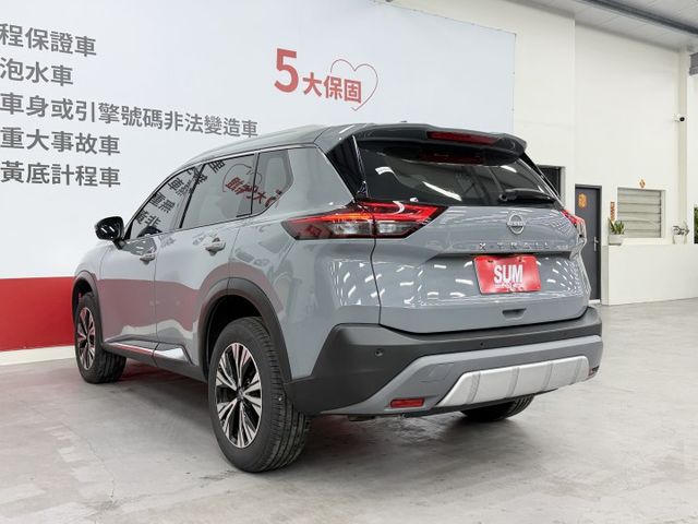 一手認證漂亮車，原鈑件保證，頂級旗艦版配備滿滿，實跑3萬多公里原廠保養，4條輪胎剛換，可以全貸歡迎賞車  第6張相片