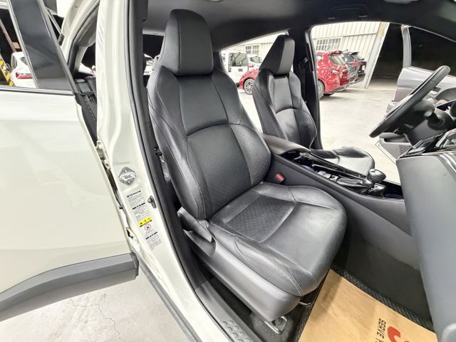 一手認證漂亮車，全程原廠保養，車況頭好壯壯，稀有頂級4WD版本搭配渦輪引擎，穿梭自如的小鋼砲，可以全額貸款，歡迎賞車  第8張相片