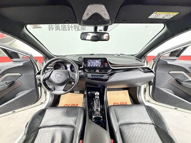 一手認證漂亮車，全程原廠保養，車況頭好壯壯，稀有頂級4WD版本搭配渦輪引擎，穿梭自如的小鋼砲，可以全額貸款，歡迎賞車  第9張相片