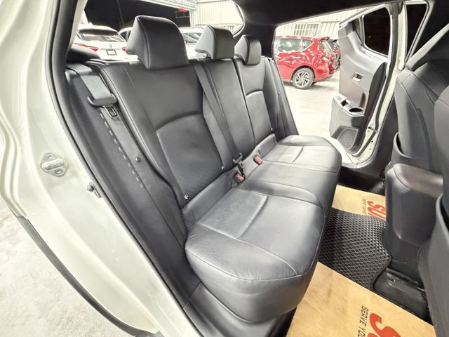 一手認證漂亮車，全程原廠保養，車況頭好壯壯，稀有頂級4WD版本搭配渦輪引擎，穿梭自如的小鋼砲，可以全額貸款，歡迎賞車  第17張相片