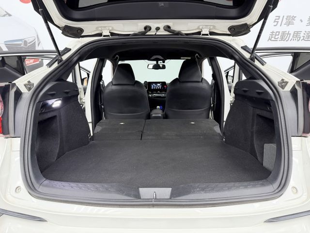 一手認證漂亮車，全程原廠保養，車況頭好壯壯，稀有頂級4WD版本搭配渦輪引擎，穿梭自如的小鋼砲，可以全額貸款，歡迎賞車  第18張相片