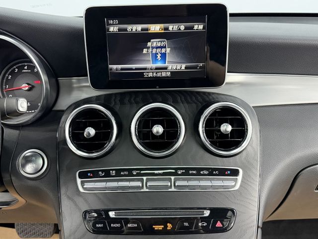 台灣一手女用車，已完成第三方認證，摸門、柏林、全景、CAR PLAY，配備滿滿，可以全額貸，歡迎賞車  第11張相片