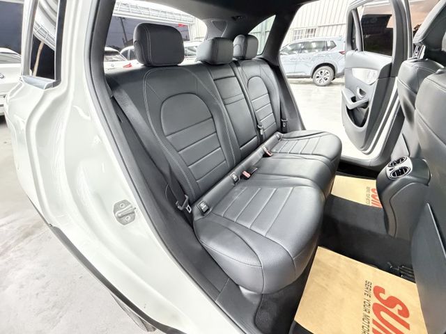 台灣一手女用車，已完成第三方認證，摸門、柏林、全景、CAR PLAY，配備滿滿，可以全額貸，歡迎賞車  第16張相片