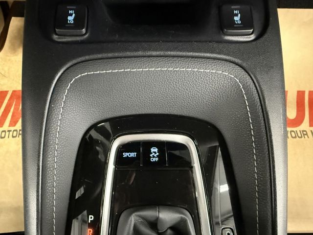 一手認證漂亮車，原鈑件保證，頂級旗艦版，全原廠保養~車況健康無待修，可以全額貸款，歡迎賞車  第14張相片