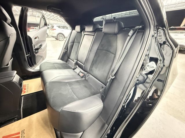 一手認證漂亮車，原鈑件保證，頂級旗艦版，全原廠保養~車況健康無待修，可以全額貸款，歡迎賞車  第16張相片