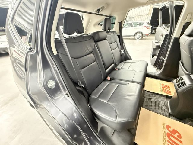 一手認證漂亮車，原鈑件保證，全原廠保養，相同稅金當然要買更好開的2.4，全車無待修，可以全額貸，歡迎賞車  第14張相片