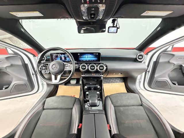 外匯A250 4MATIC 小鋼炮，台灣一手漂亮車，認證原鈑件保證，僅實跑5萬多公里，氣氛漂亮，可以全額貸款，歡迎賞車  第9張相片