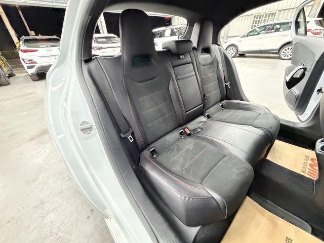 外匯A250 4MATIC 小鋼炮，台灣一手漂亮車，認證原鈑件保證，僅實跑5萬多公里，氣氛漂亮，可以全額貸款，歡迎賞車  第17張相片