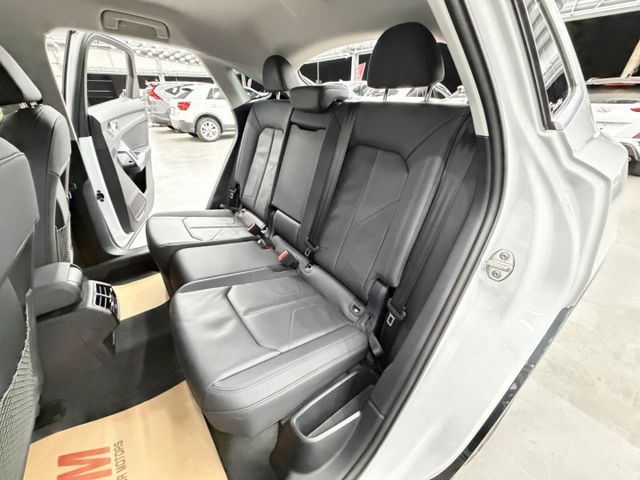 SPORTBACK 一手認證漂亮車，原鈑件保證，只實跑3萬公里，原廠保養，配備滿滿，超高CP值，可以全額貸款，歡迎賞車  第15張相片