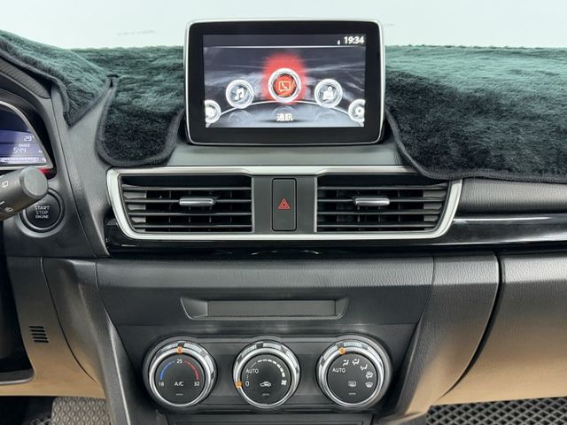 一手認證漂亮車，超低里程僅實跑5萬多公里，內外漂亮如新，剛花2萬多整理耗材，車況無待修，可以全額貸，歡迎賞車  第11張相片