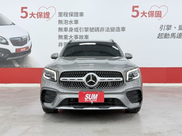 先誠實再成交~車尾被親到換鈑件，反應價格上~超便宜一手認證車，僅實跑5萬多公里，AMG、7人座、23P、360，配備滿滿  第2張相片