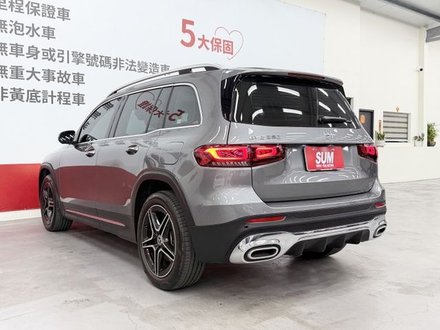 先誠實再成交~車尾被親到換鈑件，反應價格上~超便宜一手認證車，僅實跑5萬多公里，AMG、7人座、23P、360，配備滿滿  第6張相片