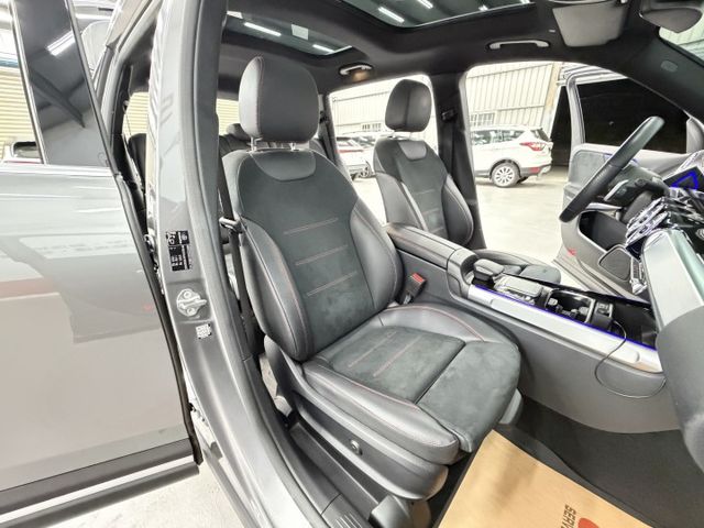 先誠實再成交~車尾被親到換鈑件，反應價格上~超便宜一手認證車，僅實跑5萬多公里，AMG、7人座、23P、360，配備滿滿  第8張相片