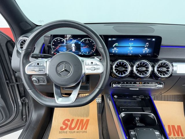 先誠實再成交~車尾被親到換鈑件，反應價格上~超便宜一手認證車，僅實跑5萬多公里，AMG、7人座、23P、360，配備滿滿  第10張相片