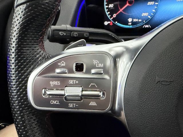 先誠實再成交~車尾被親到換鈑件，反應價格上~超便宜一手認證車，僅實跑5萬多公里，AMG、7人座、23P、360，配備滿滿  第11張相片