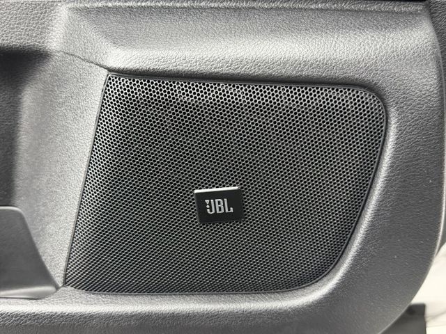 媽媽用漂亮認證車，僅實跑1萬多公里，里程保證，內外如新，NSE特仕版有JBL音響，車非常漂亮，可以全額貸，歡迎賞車  第16張相片