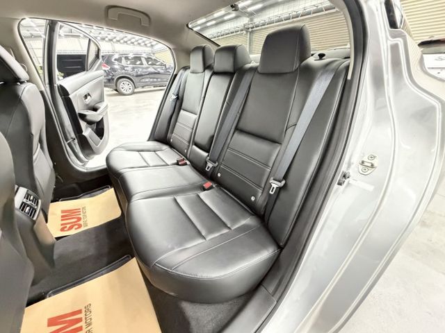 媽媽用漂亮認證車，僅實跑1萬多公里，里程保證，內外如新，NSE特仕版有JBL音響，車非常漂亮，可以全額貸，歡迎賞車  第17張相片