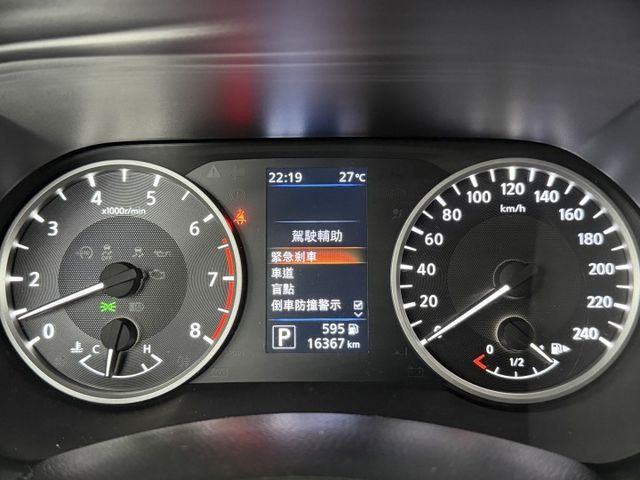 媽媽用漂亮認證車，僅實跑1萬多公里，里程保證，內外如新，NSE特仕版有JBL音響，車非常漂亮，可以全額貸，歡迎賞車  第19張相片