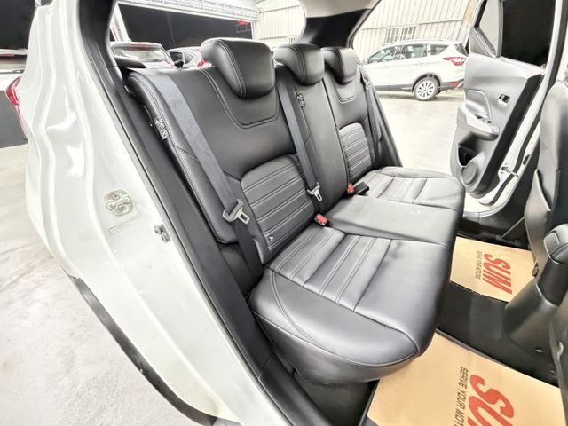 一手媽媽認證漂亮車，原鈑件保證，智行旗艦版選配雙色，僅實跑6萬多公里原廠保養，內外漂亮，歡迎賞車  第16張相片