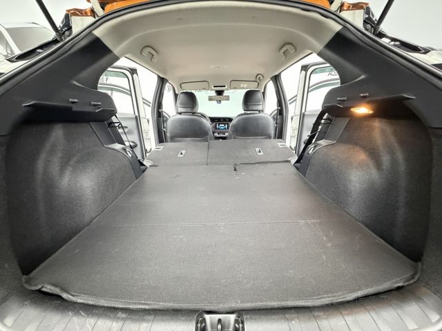 一手媽媽認證漂亮車，原鈑件保證，智行旗艦版選配雙色，僅實跑6萬多公里原廠保養，內外漂亮，歡迎賞車  第17張相片