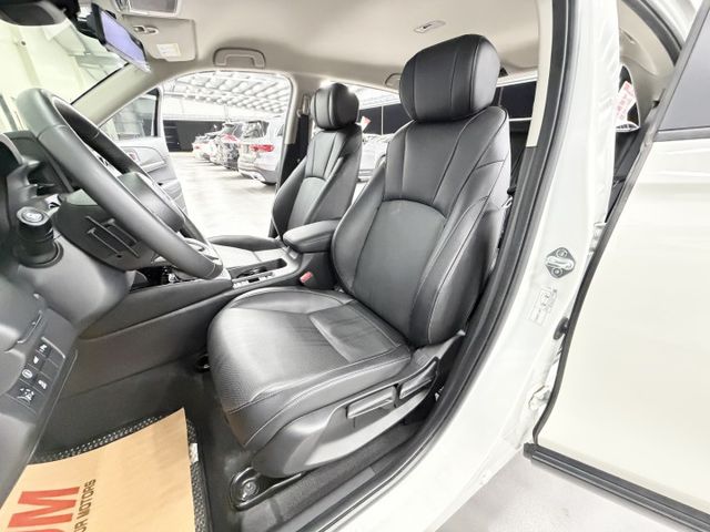 一手認證漂亮車，原鈑件保證，頂級PRESTIGE版本，僅實跑5萬公里原廠保養，車況內外漂亮，歡迎賞車  第7張相片