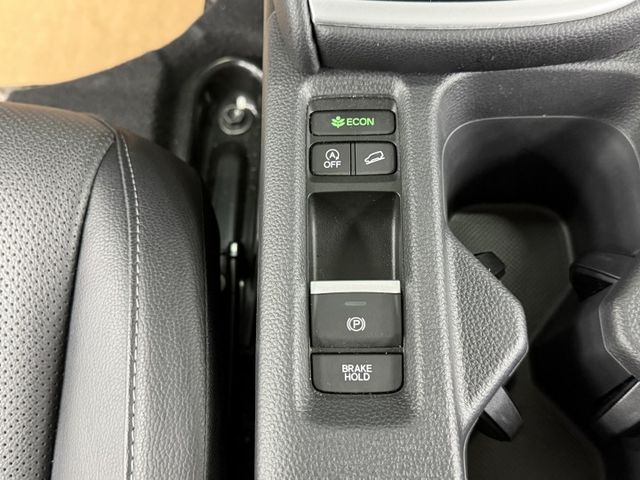 一手認證漂亮車，原鈑件保證，頂級PRESTIGE版本，僅實跑5萬公里原廠保養，車況內外漂亮，歡迎賞車  第14張相片