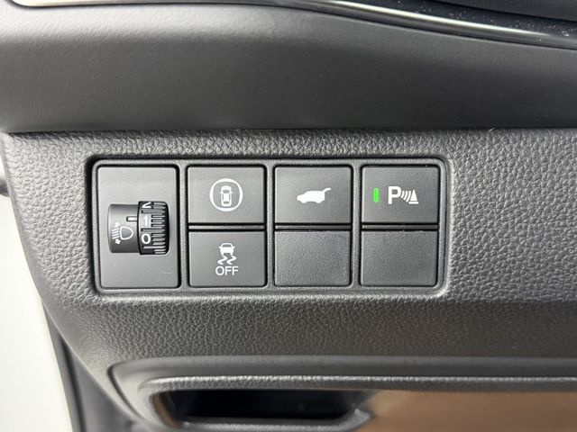 一手認證漂亮車，原鈑件保證，頂級PRESTIGE版本，僅實跑5萬公里原廠保養，車況內外漂亮，歡迎賞車  第15張相片